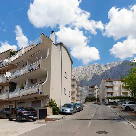 Ivana - Sea View With Garage Makarska